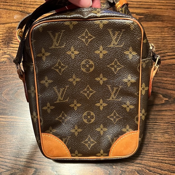 Louis Vuitton Crossbody Danue PM - Picture 5 of 16